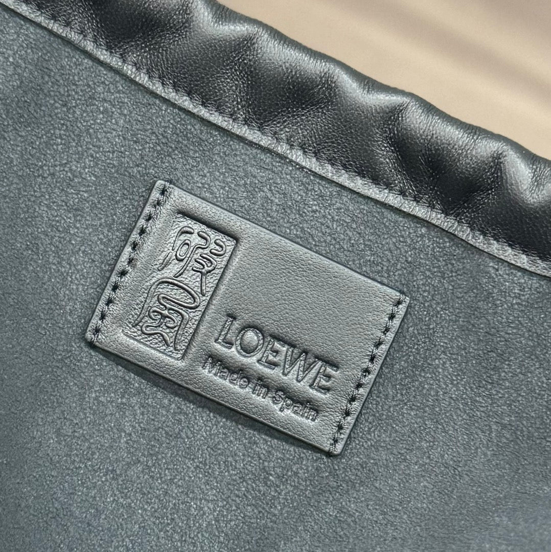 LOE INTERLACED HOBO 38 BAG IN BLACK CALFSKIN mysite