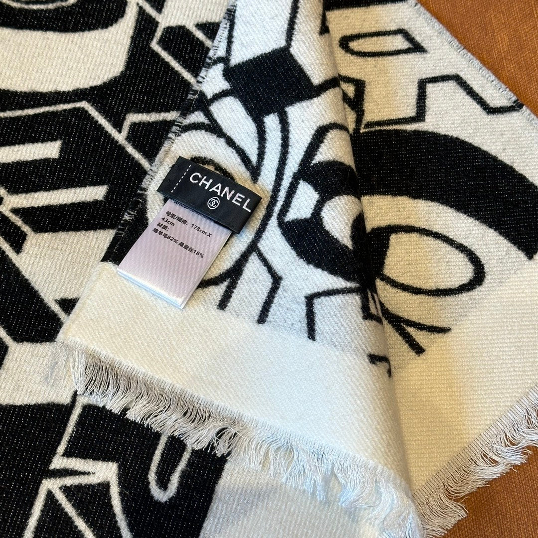 LETTER LOGO 178 CM SCARF IN BLACK MIX WHITE SHEEP WOOL AND SILK 393103 mysite