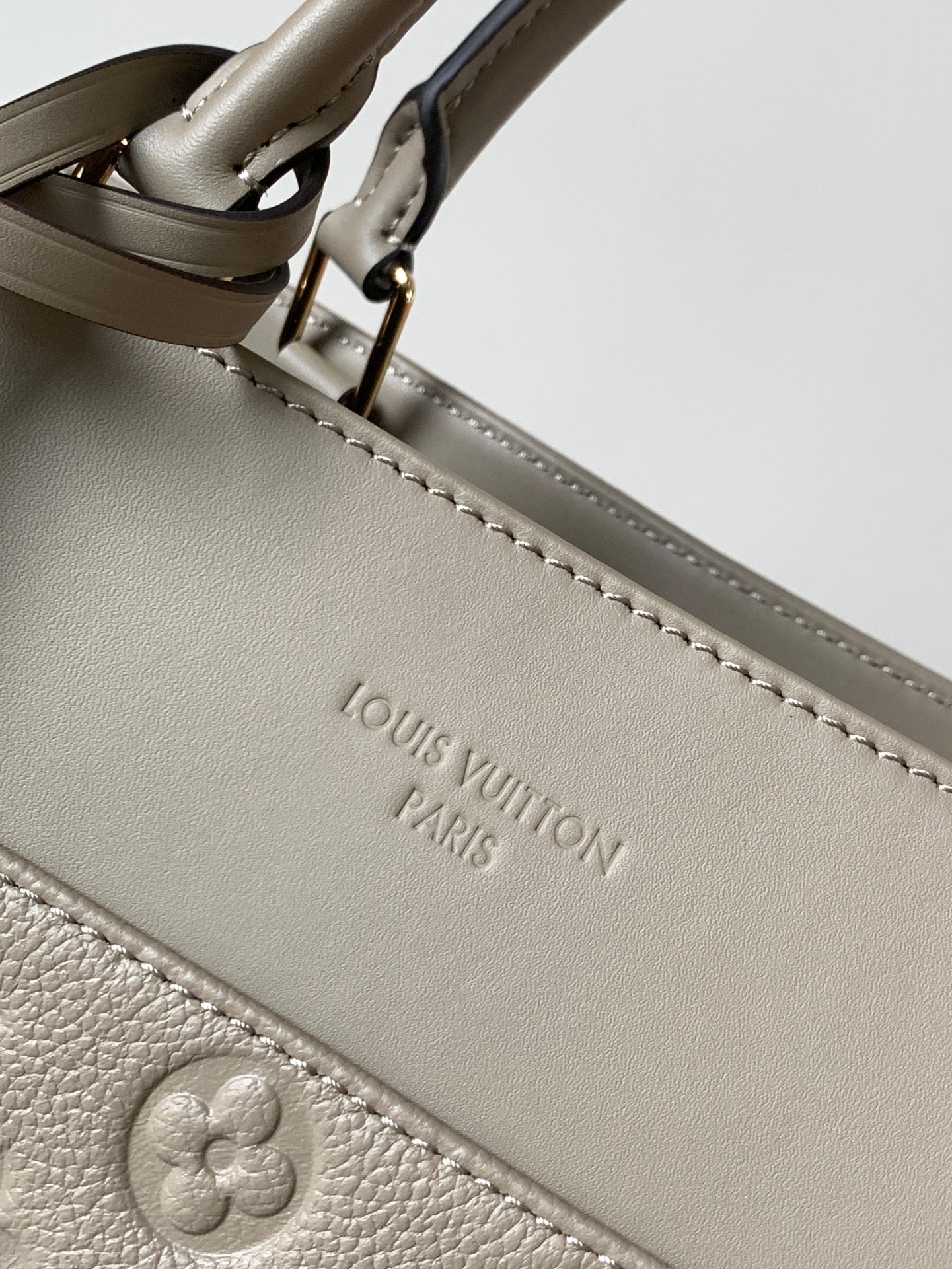 LV City Avenue PM 38.5cm Apricot Monogram Embossed Shadow Cowhide mysite