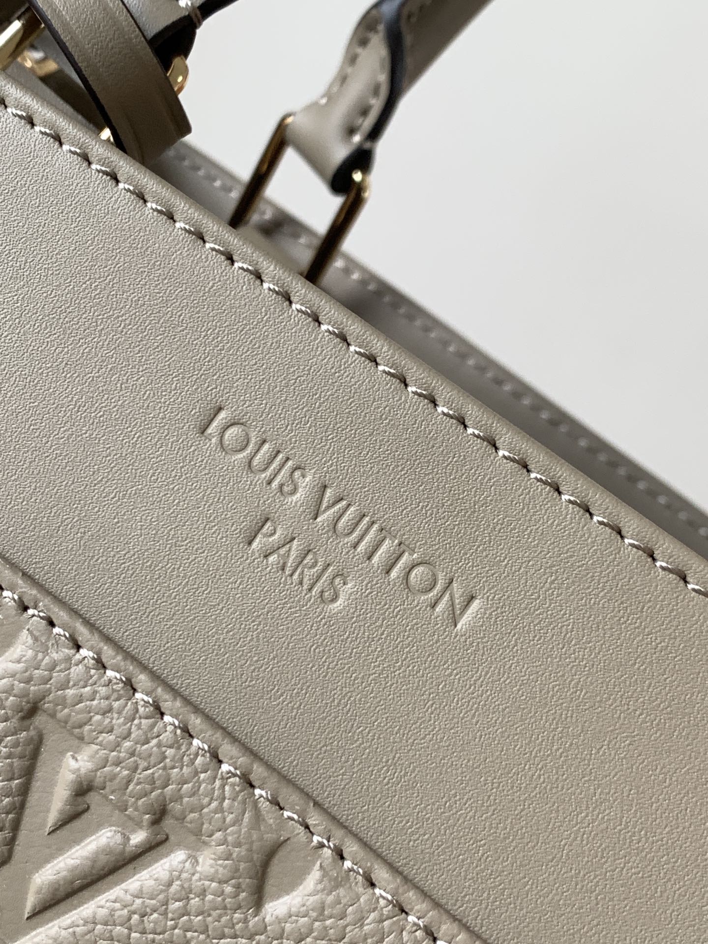 LV City Avenue PM 30cm Apricot Monogram Embossed Shadow Cowhide mysite