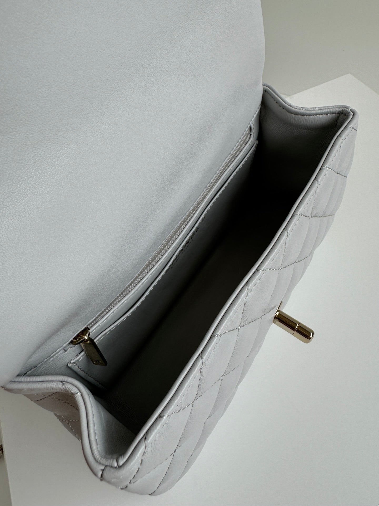 24c mini flap bag 20cm with top handle grey calfskin mysite