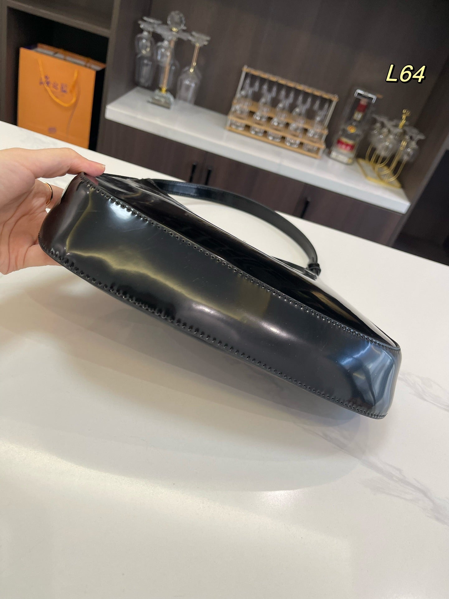 PRA 30 CLEO SHOULDER BAG IN BLACK BRUSHED LEATHER mysite