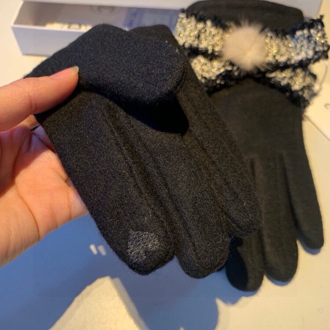 GLOVES IN BLACK WOOL 420536 mysite