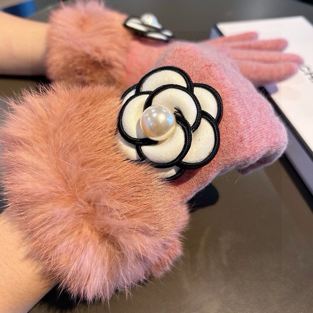 GLOVES IN ROUGE PINK WOOL WITH RABBIT FUR 439142 mysite