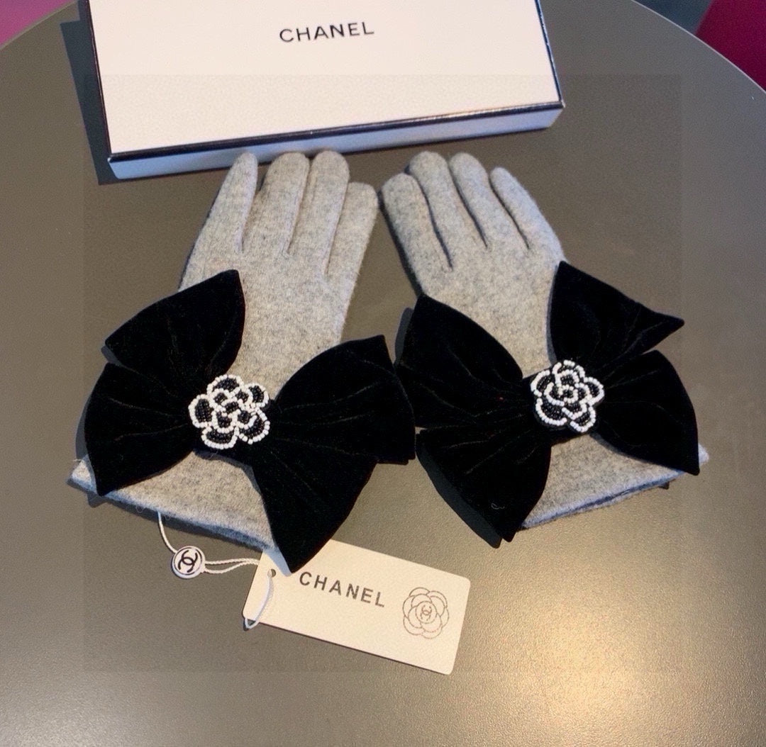 GLOVES IN DOVE GRAY WOOL WITH LARGE BLACK BOW 464994 mysite
