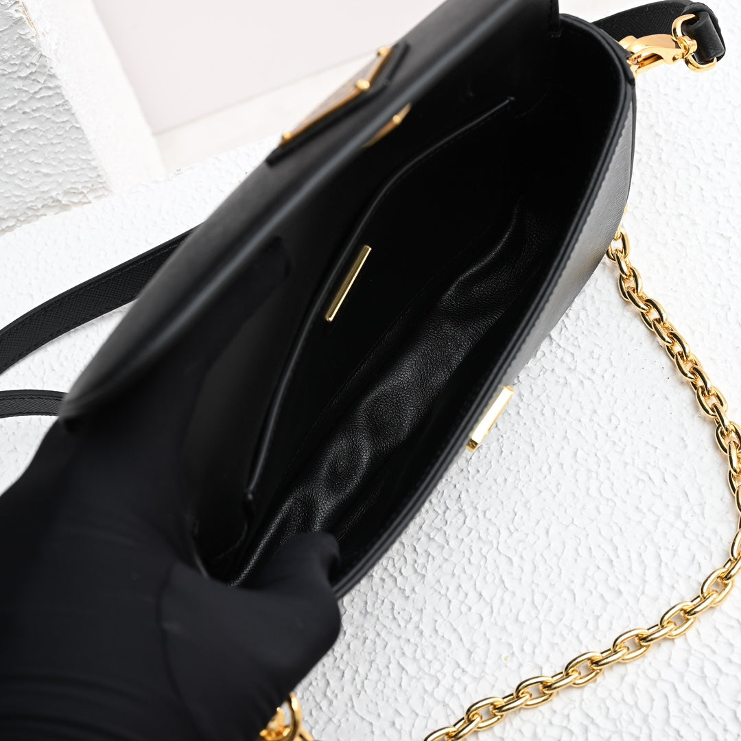 MINI FLAP BAG 20 IN BLACK SAFFIANO LEATHER GOLD HARDWARE mysite