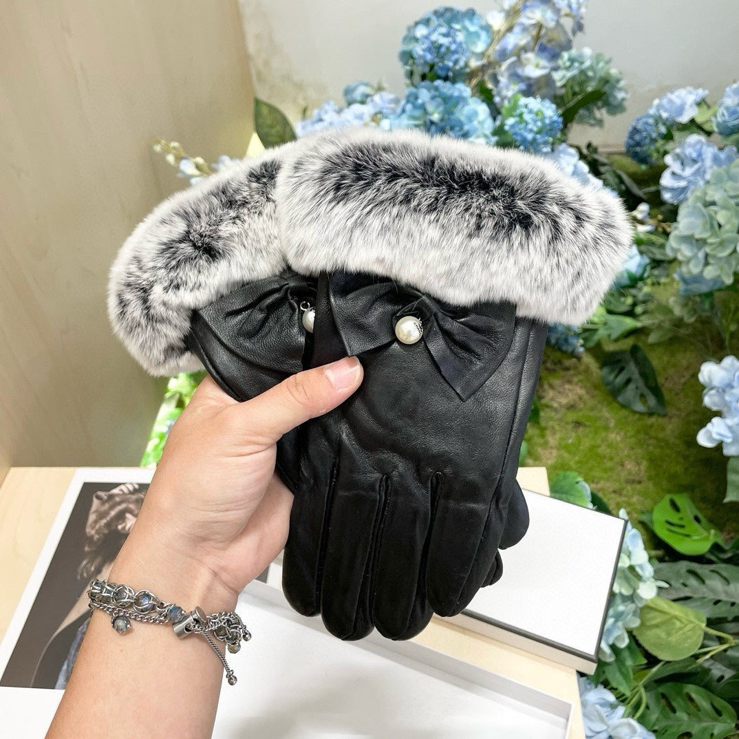 GLOVES IN BLACK LAMBSKIN WITH RABBIT FUR 465072 mysite