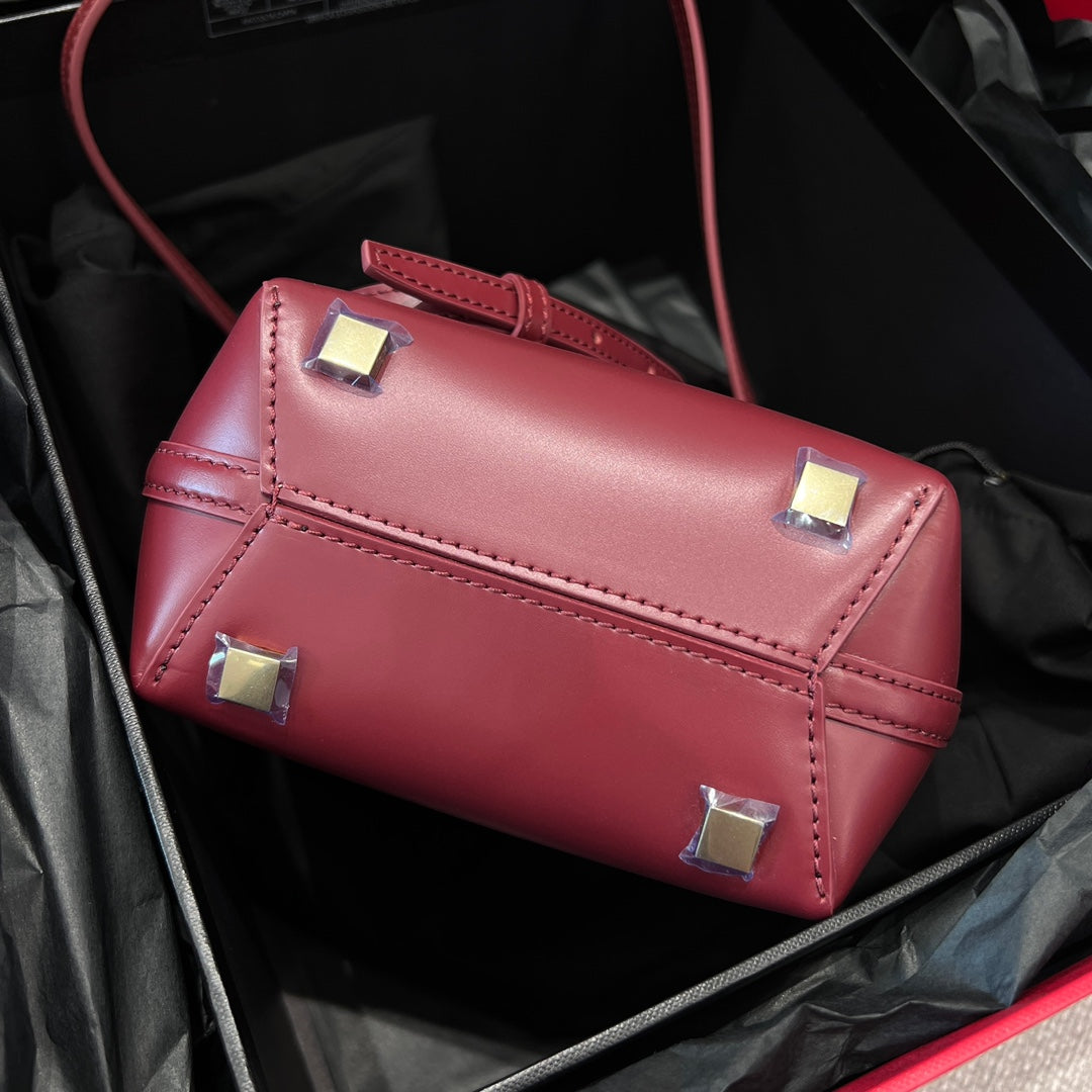 Le 37 Bucket Bag 15cm Red Gold Cowhide mysite