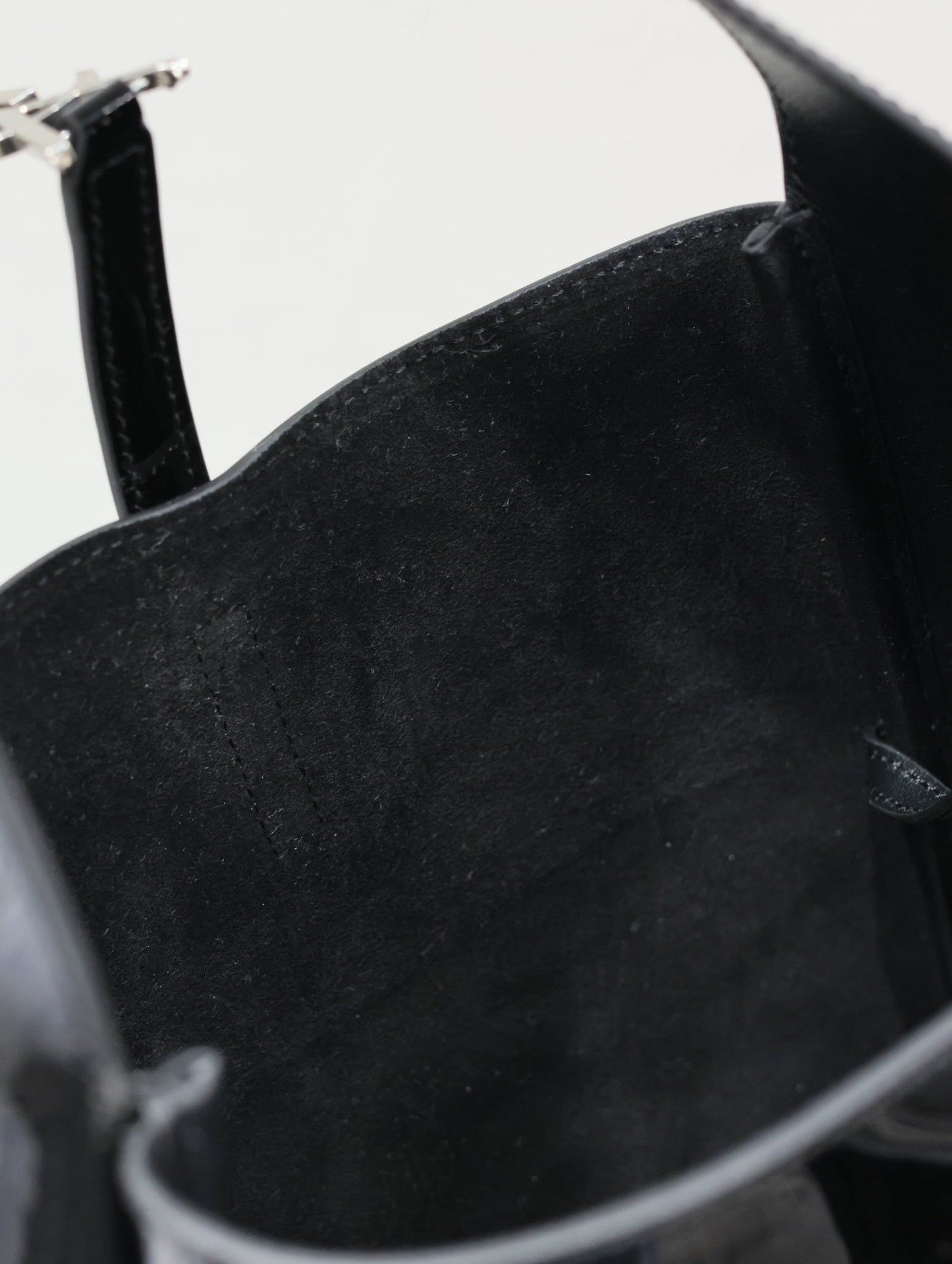 le 5a7 small 23cm black patent calfskin mysite