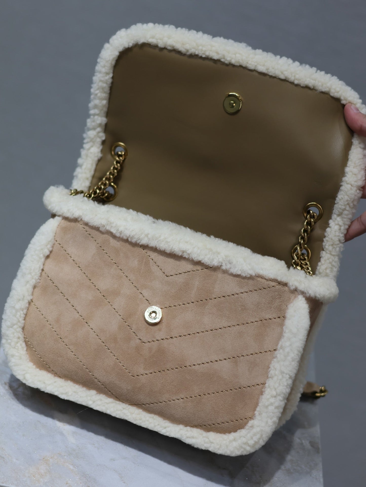 NIKI SMALL 22 IN CAMEL SUEDE AND WHITE SHEARLING mysite