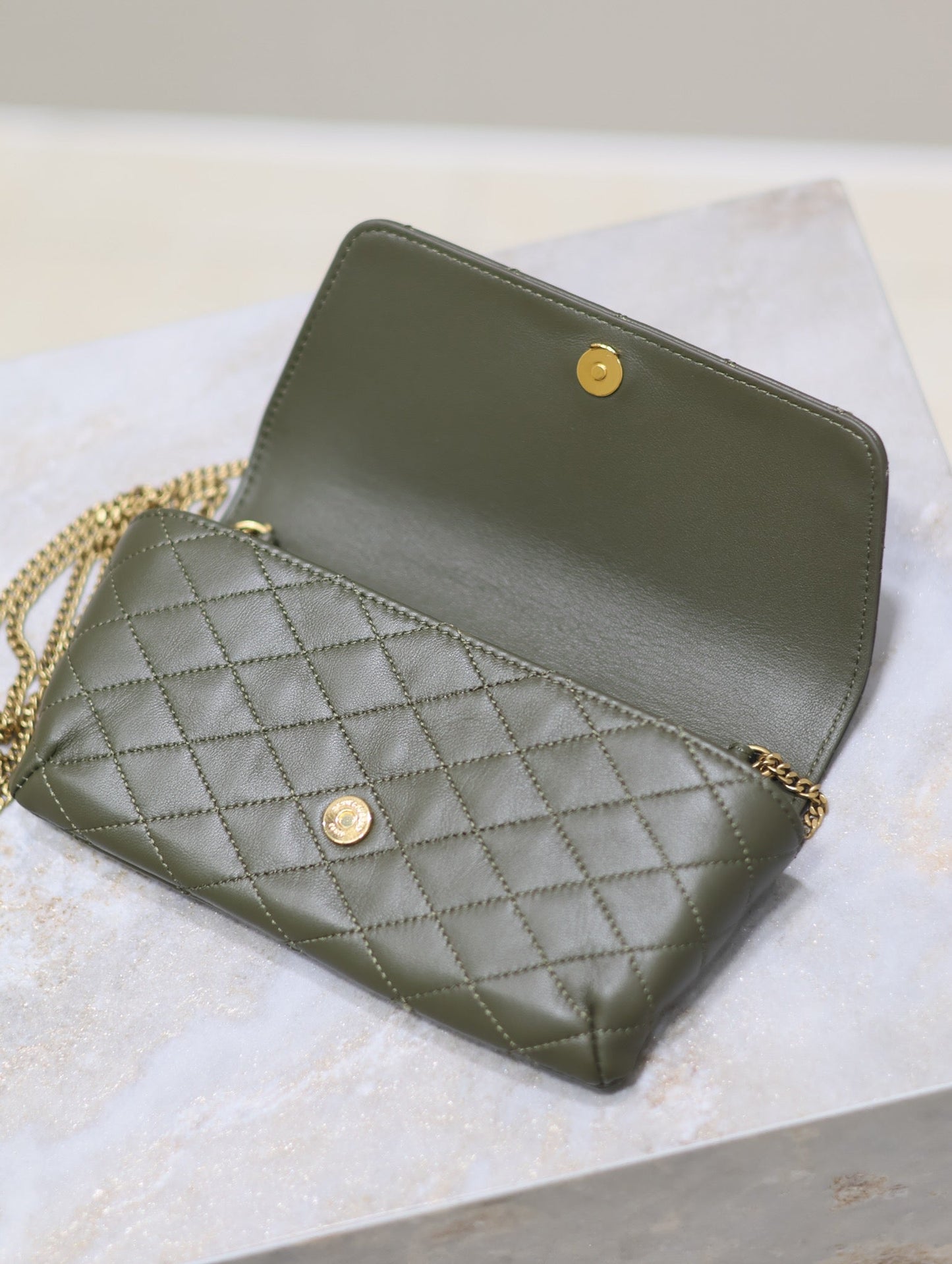 Prada Gaby Phone Bag 19cm Olive Green Quilted Leather mysite