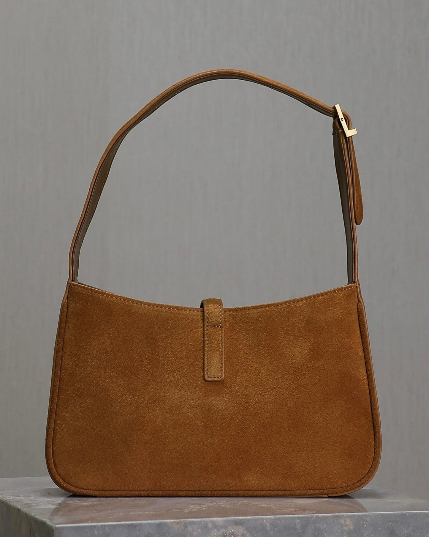 LE 5 À 7 BAG 25 IN BRONZE BROWN SUEDE COPPER LOGO mysite
