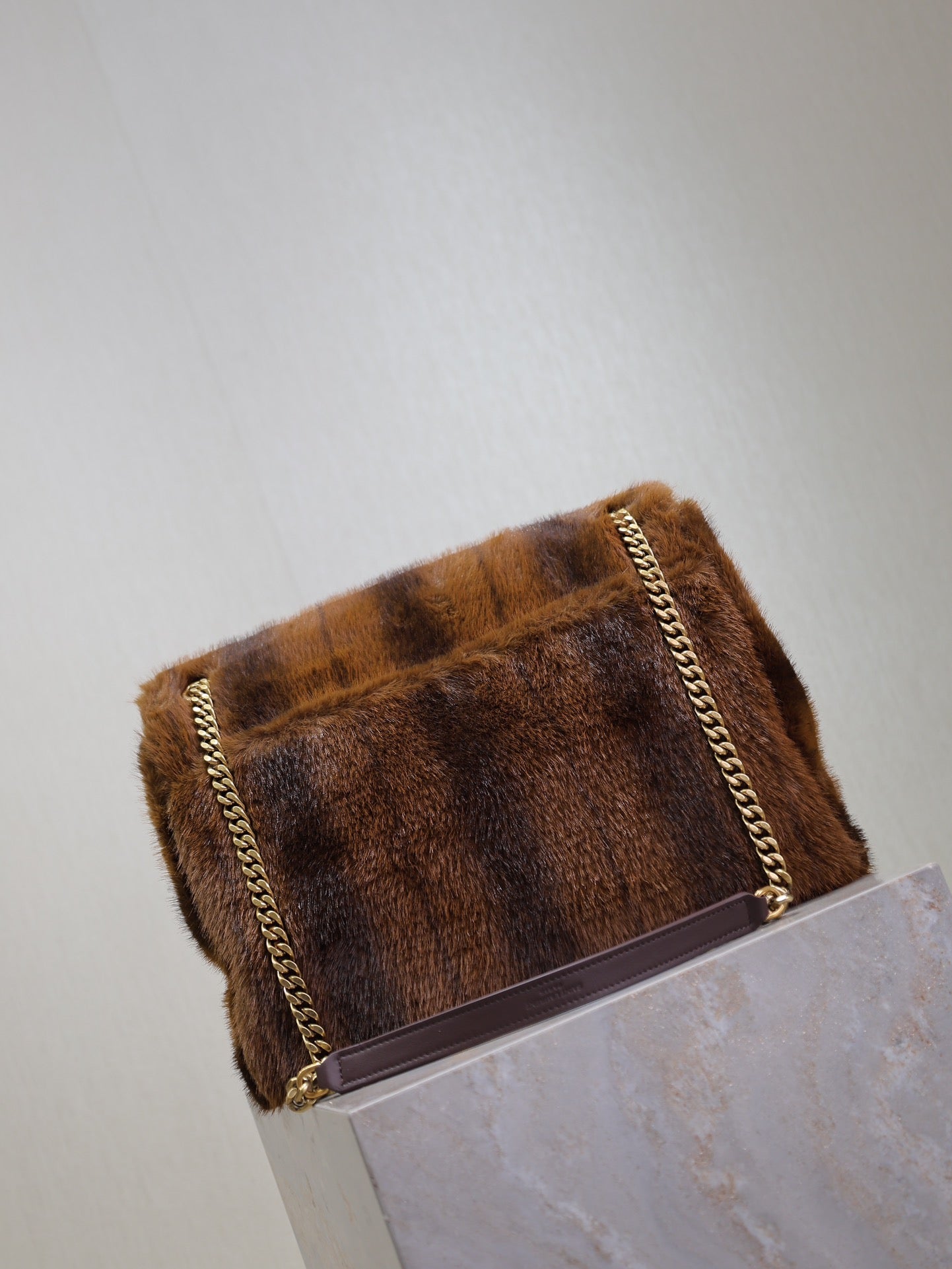 NIKI LARGE 32 IN COFFE BROWN MINK FUR GOLD HARDWARE mysite