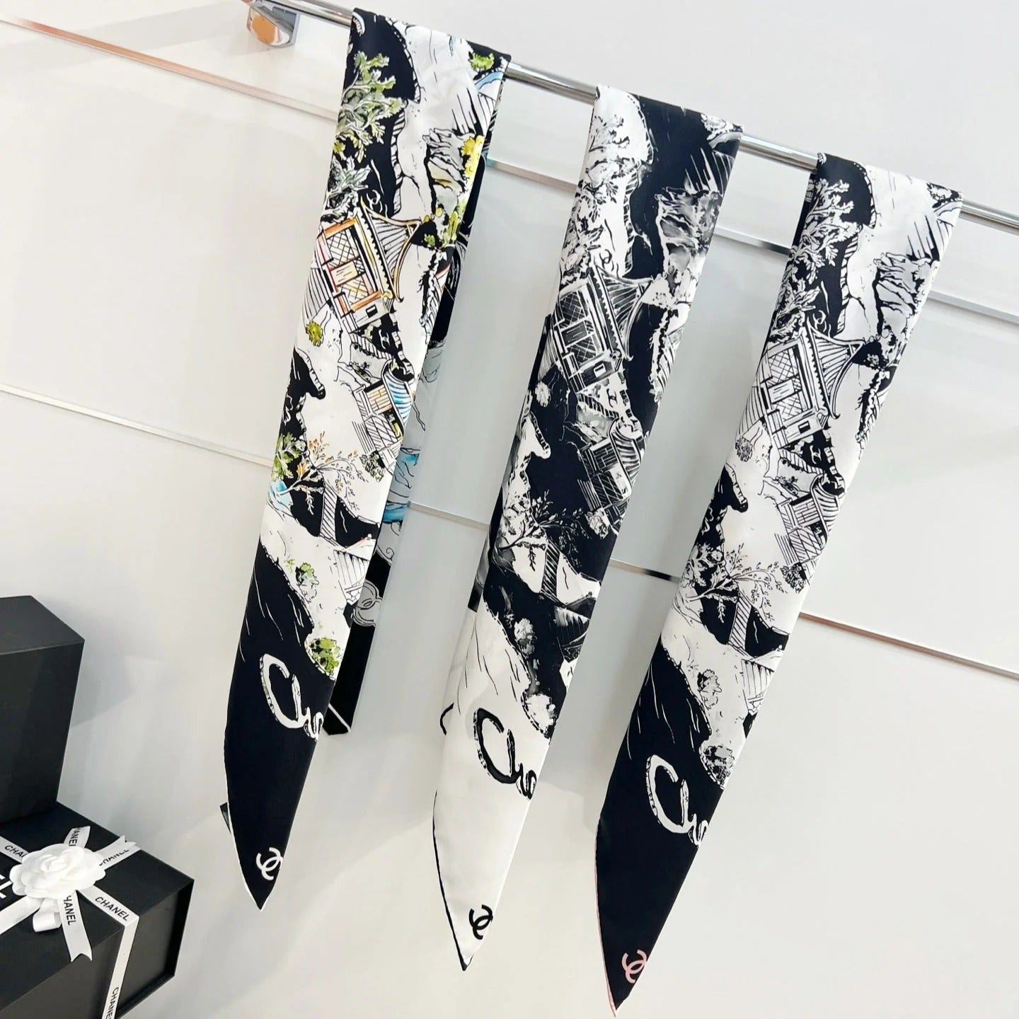 CHANEL 25S SCARF 90 IN SILK 735864 mysite