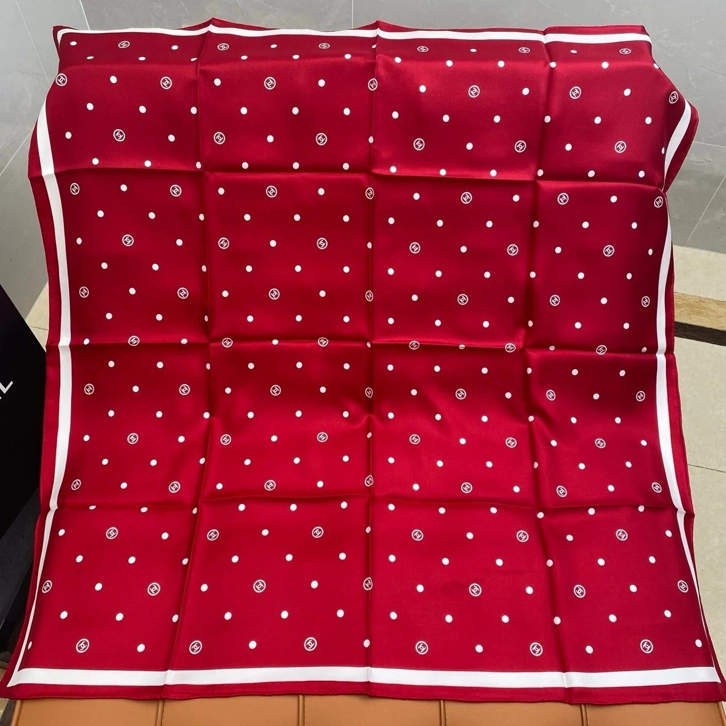 CHANEL 25S SCARF 90 IN SILK 704604 mysite