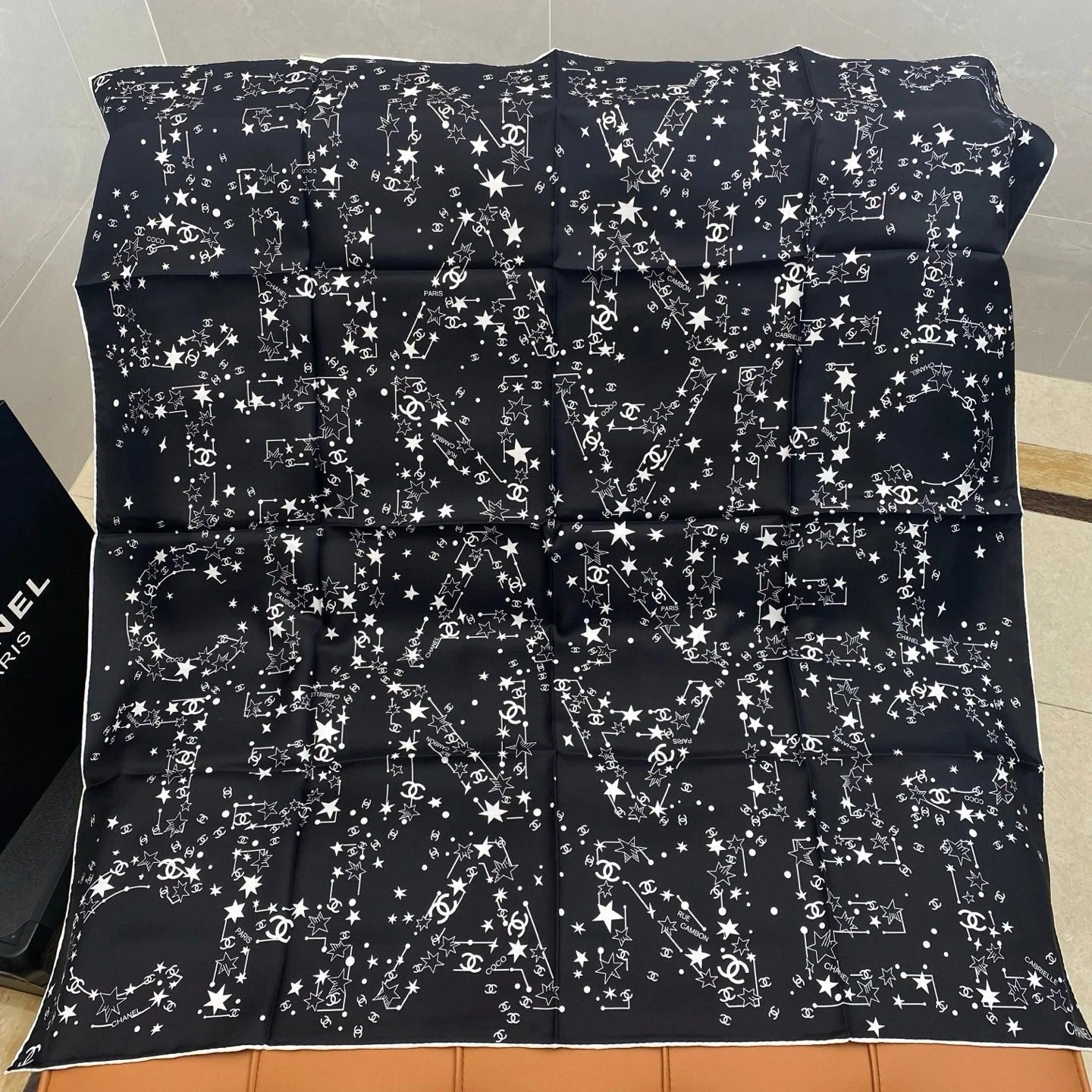 CHANEL 25S SCARF 90 IN SILK 704600 mysite