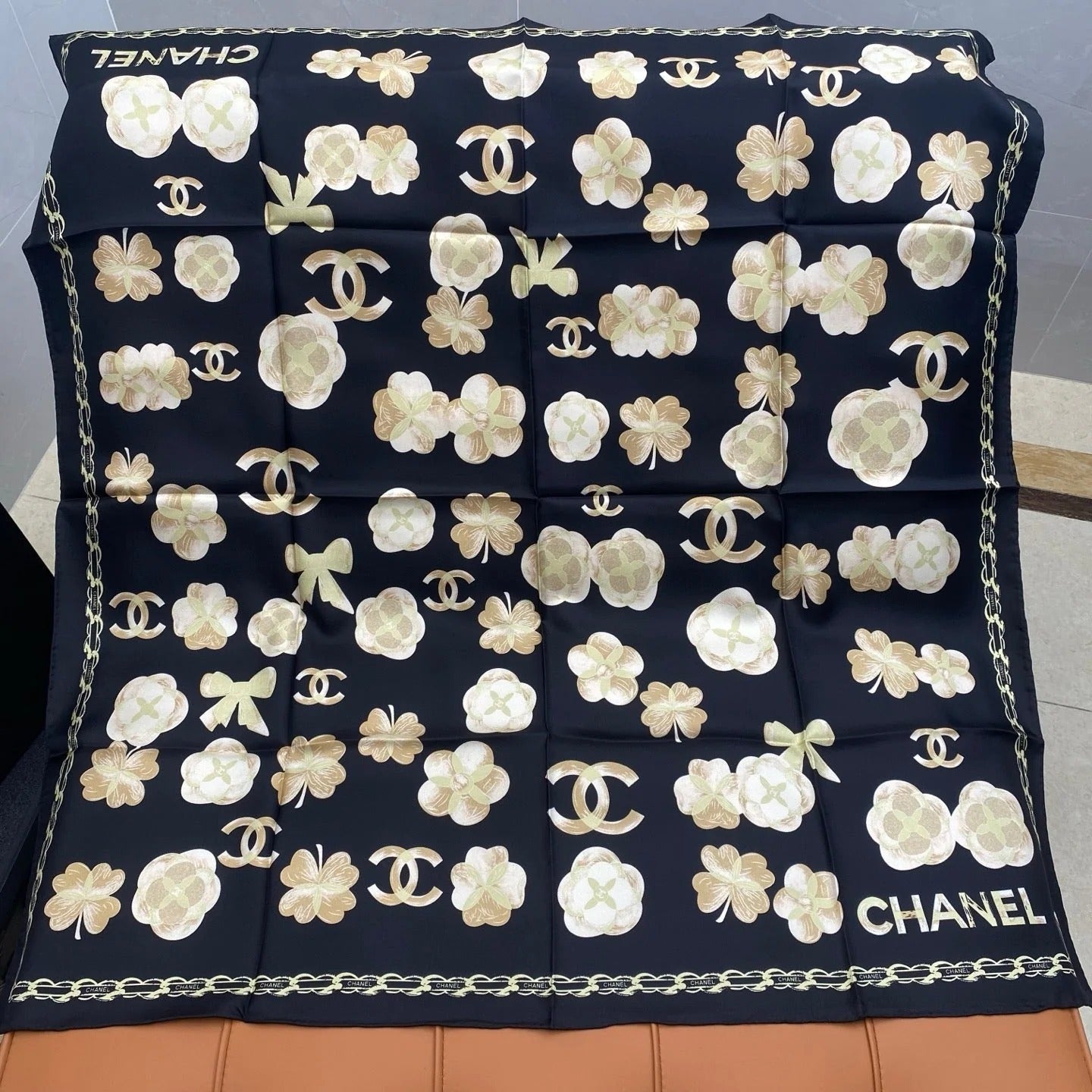 CHANEL 25S SCARF 90 IN SILK 703656 mysite