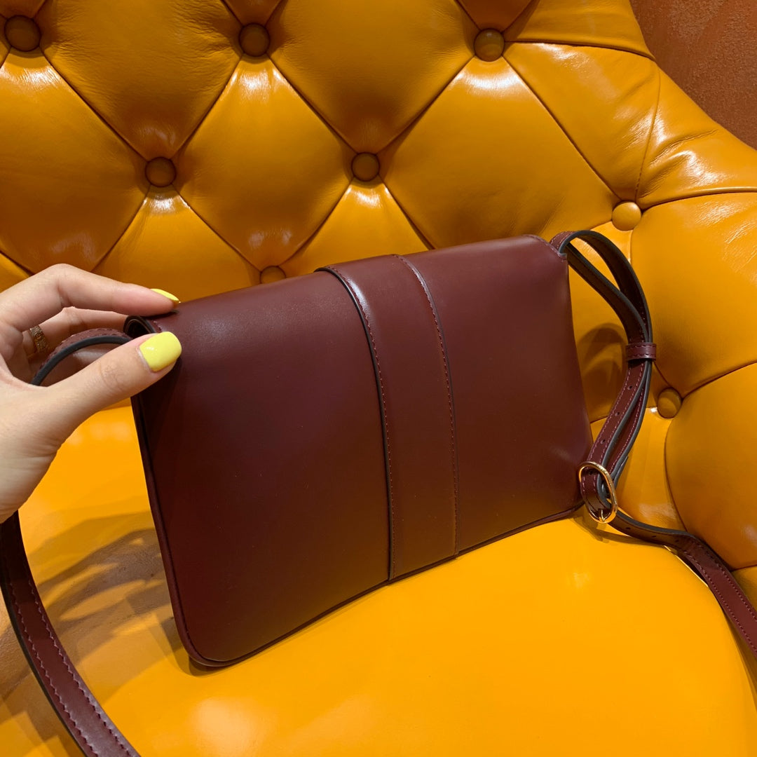 GG Arli Bag 25cm Burgundy Calfskin Gold Hardware mysite