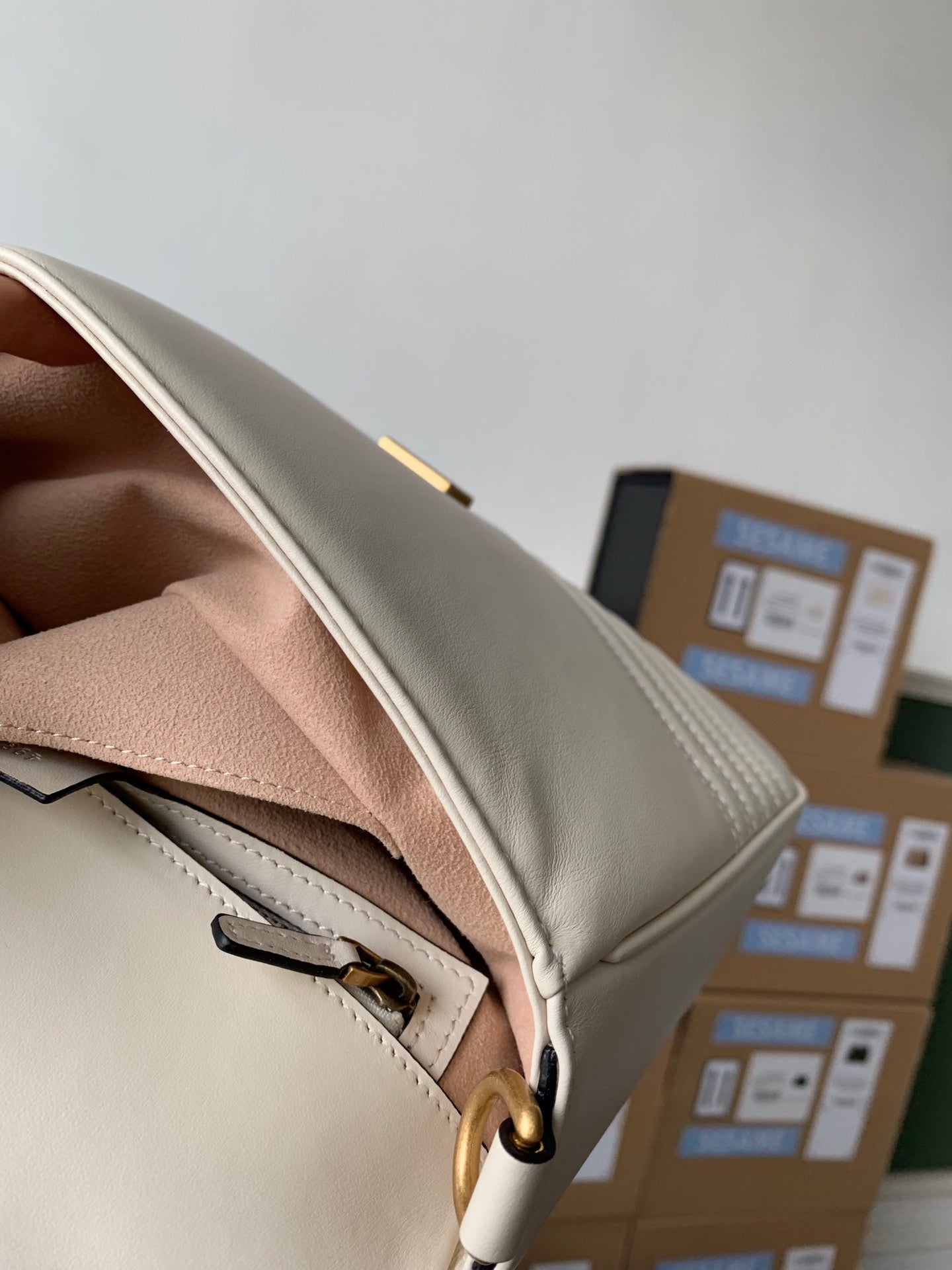 GG Marmont 26.5cm White Calfskin Gold Hardware mysite