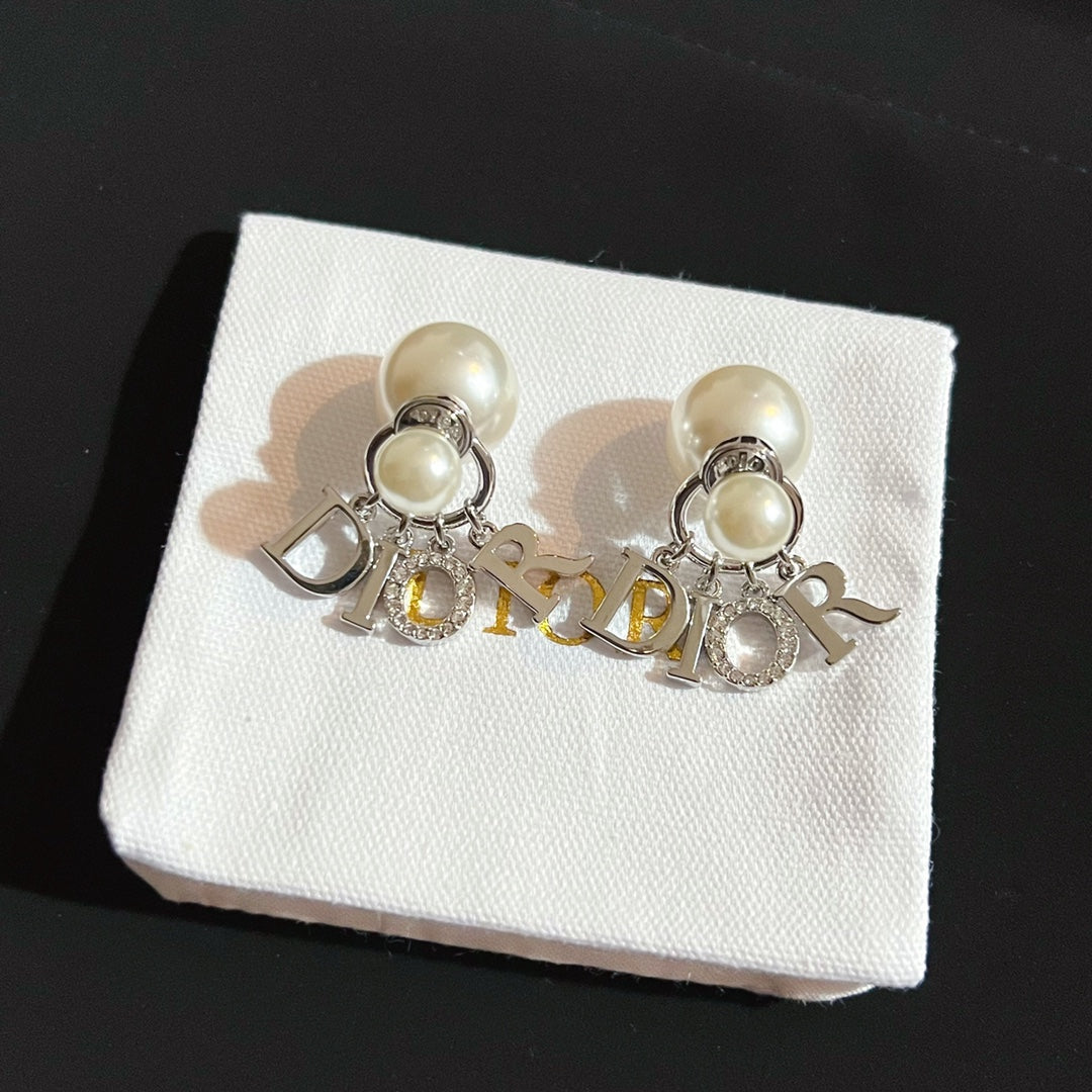 TRIBALES Pearl Earrings mysite