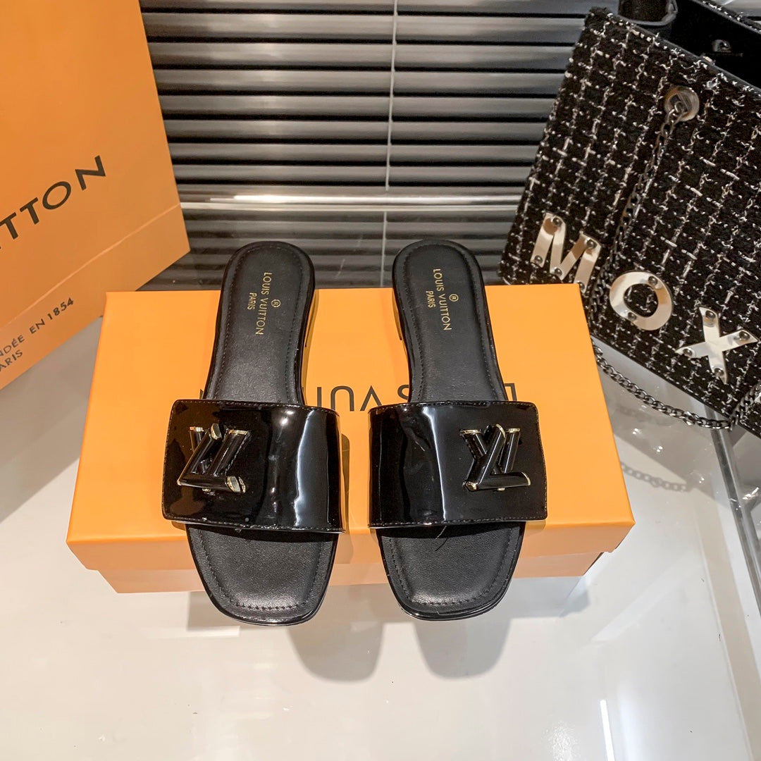 New Embossed Diamond Velcro Flat Slippers mysite