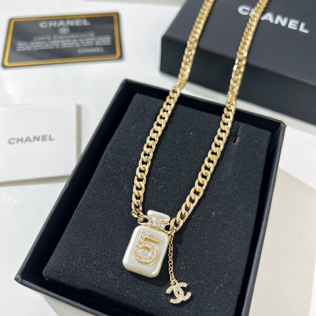 Pearl Perfume Bottle Necklace mysite