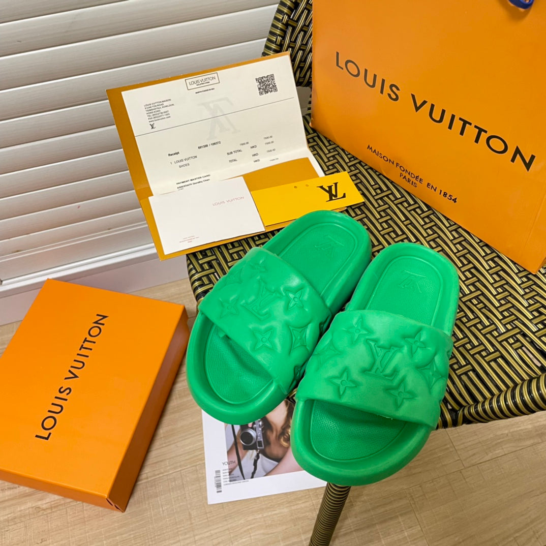 Fashion Embossed Couple Slippers mysite