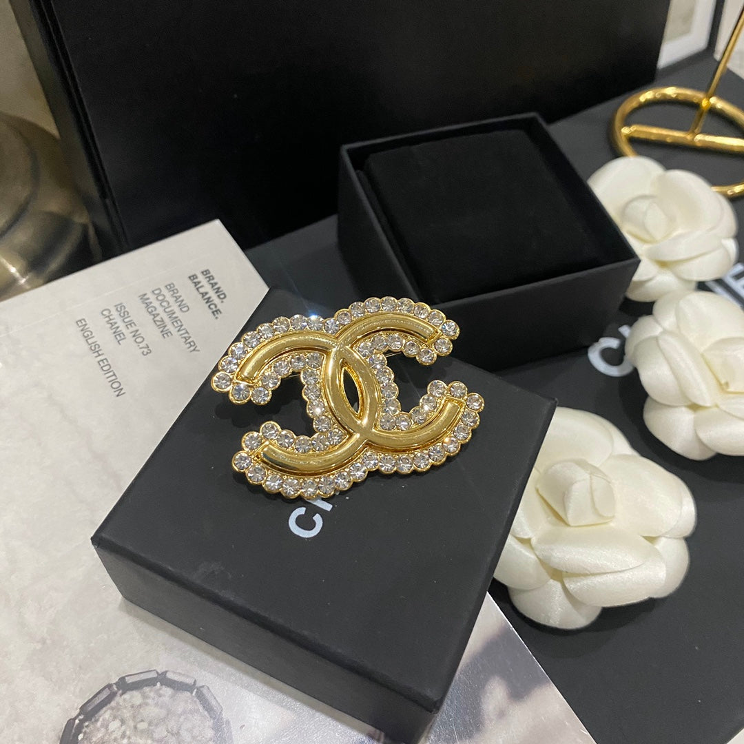 Premium Diamond Edge Gold Brooch mysite