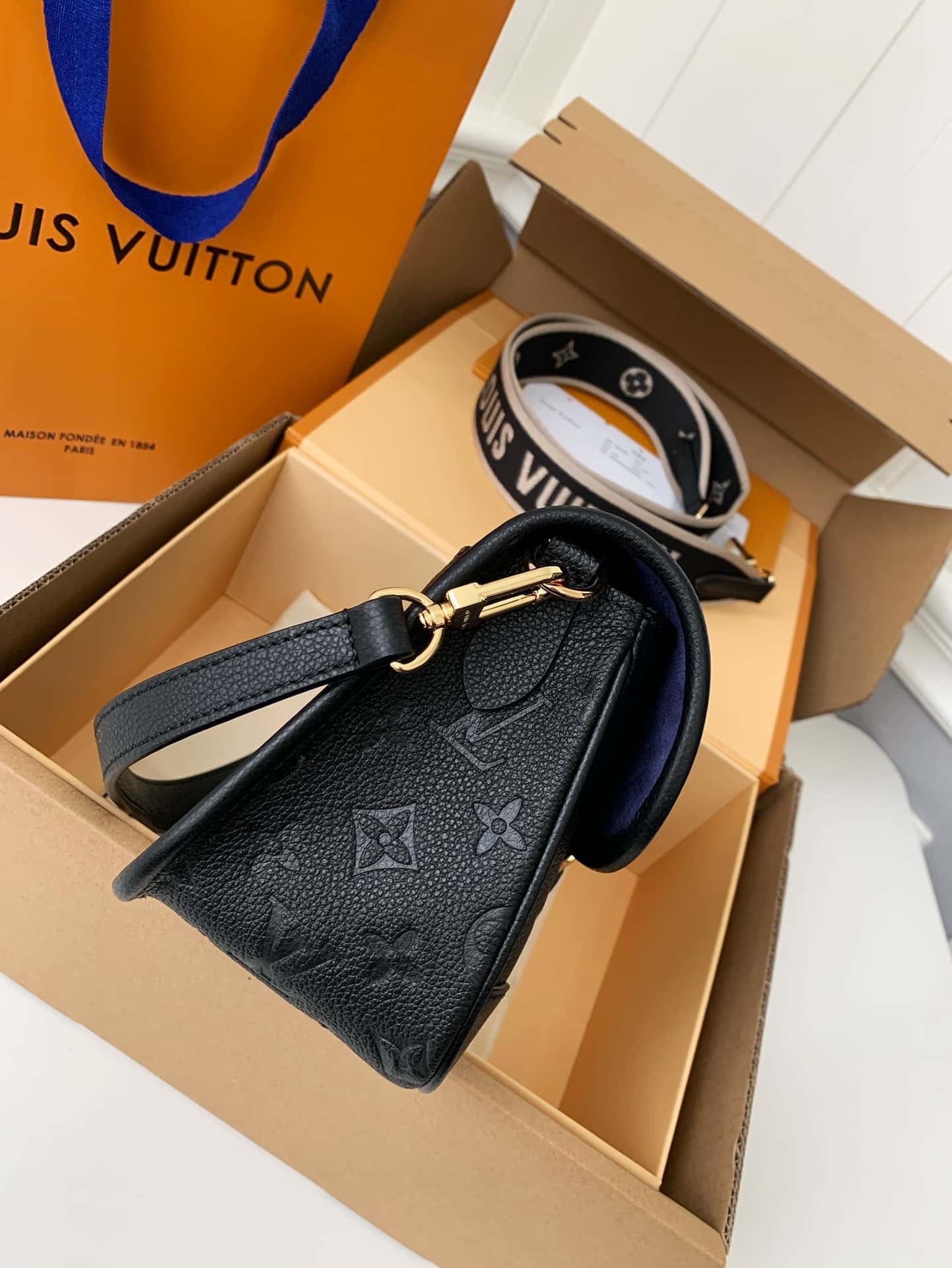 Louis Vuitton LV Diane Handbag mysite