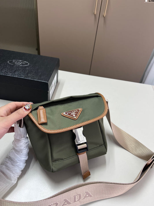 Prada Vintage Messenger Bag Crossbody 16x15cm mysite