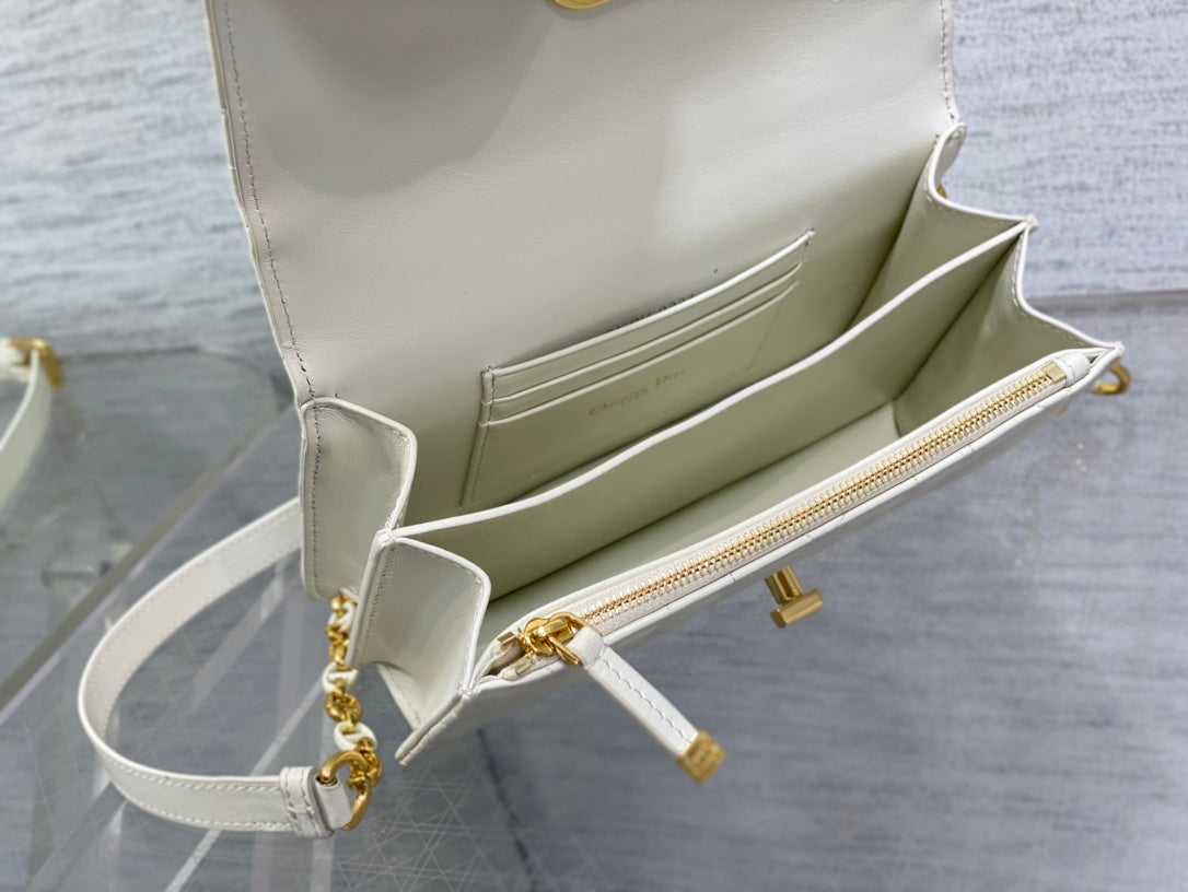 Dior Miss Caro White Macrocannage Lambskin Bag - 19 x 13 x 5.5 cm mysite