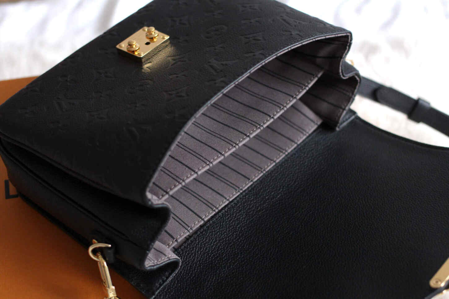 Louis Vuitton Pochette Metis Bag mysite
