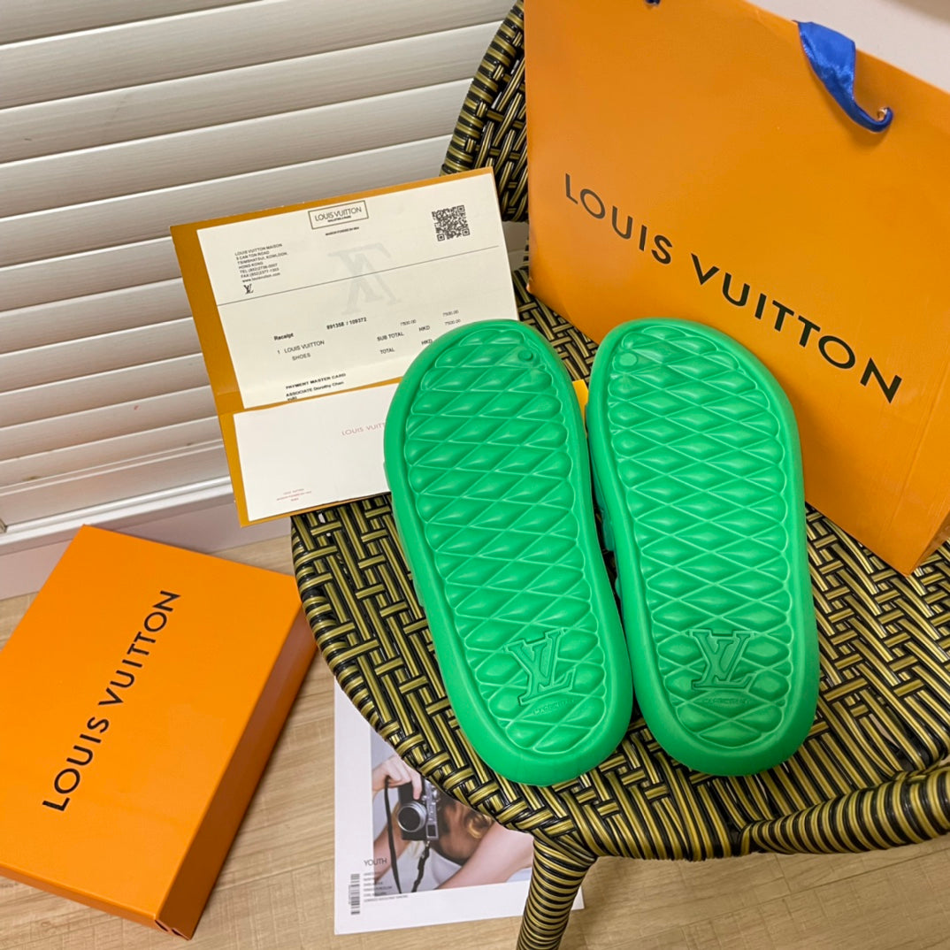 Fashion Embossed Couple Slippers mysite