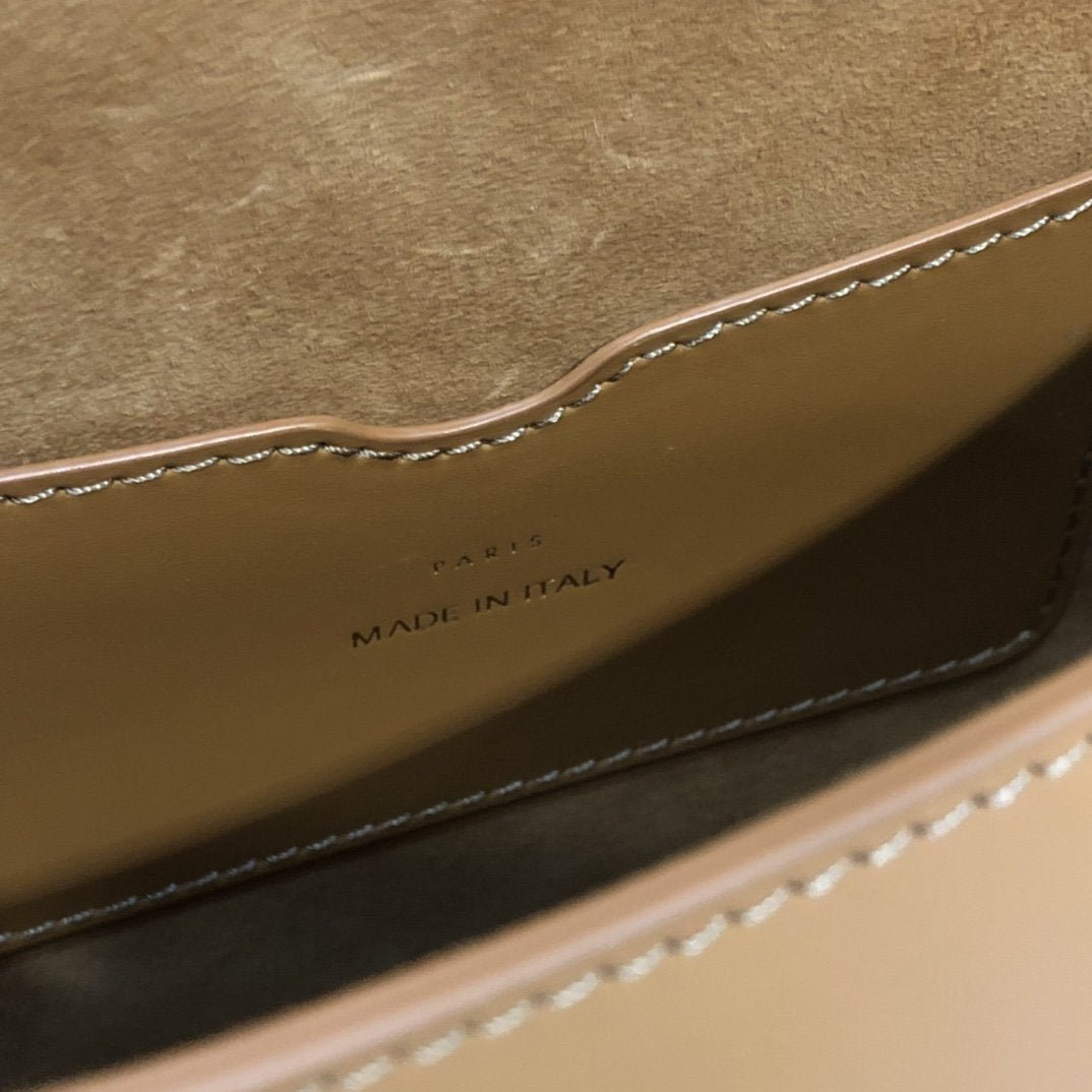 LARGE BOBBY BAG 27CM COGNAC-COLORED CALFSKIN mysite