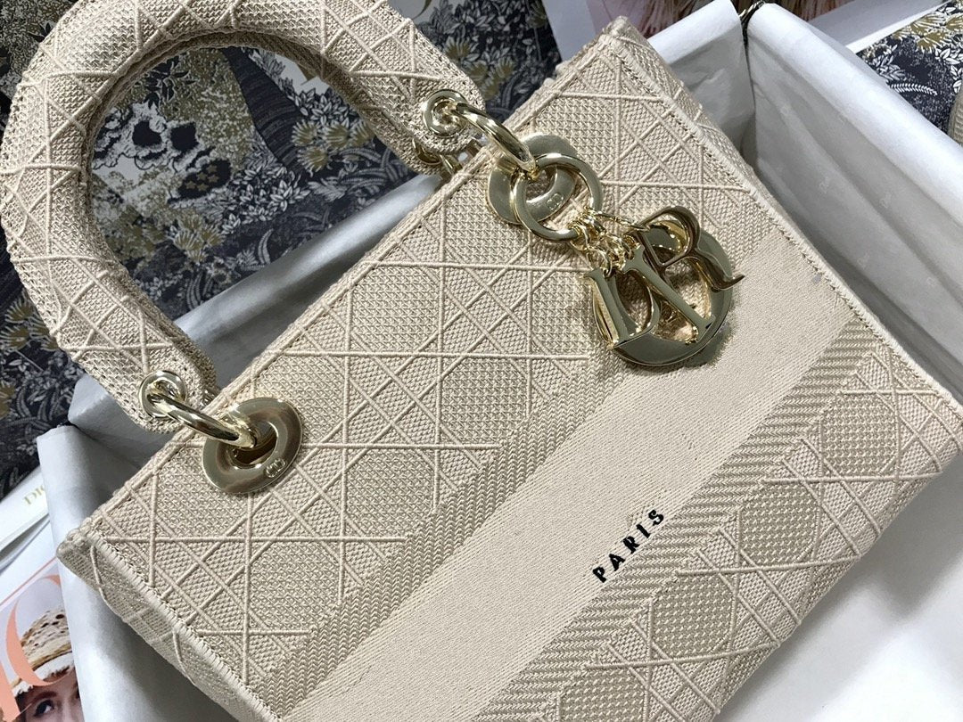 MEDIUM LADY D-LITE BEIGE CANNAGE EMBROIDERY mysite