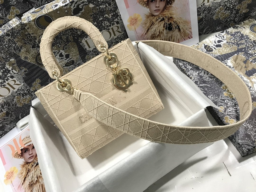 MEDIUM LADY D-LITE BEIGE CANNAGE EMBROIDERY mysite