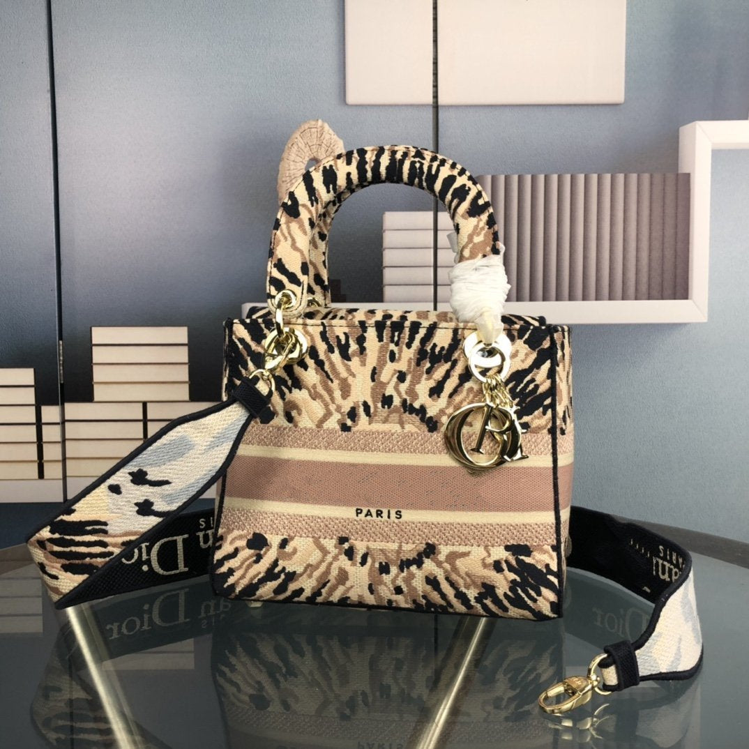 MEDIUM D-LITE 24 BEIGE MILTI COLOR MIZZA EMBROIDERY mysite