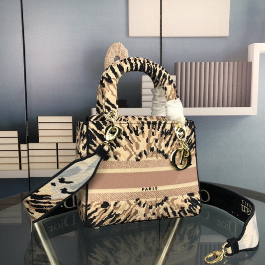 MEDIUM D-LITE 24 BEIGE MILTI COLOR MIZZA EMBROIDERY mysite