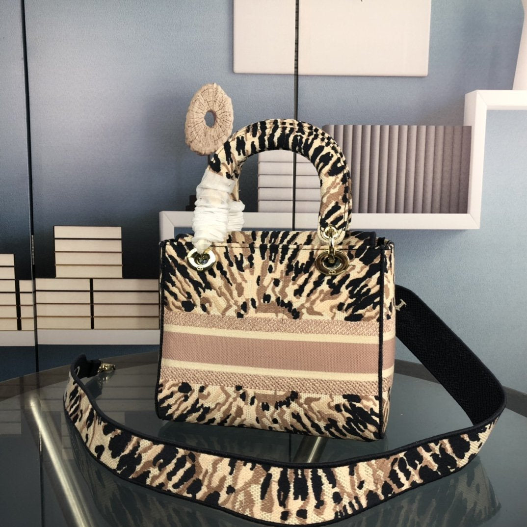 MEDIUM D-LITE 24 BEIGE MILTI COLOR MIZZA EMBROIDERY mysite