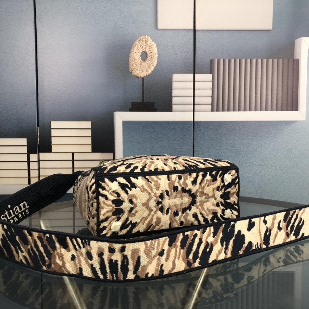 MEDIUM D-LITE 24 BEIGE MILTI COLOR MIZZA EMBROIDERY mysite