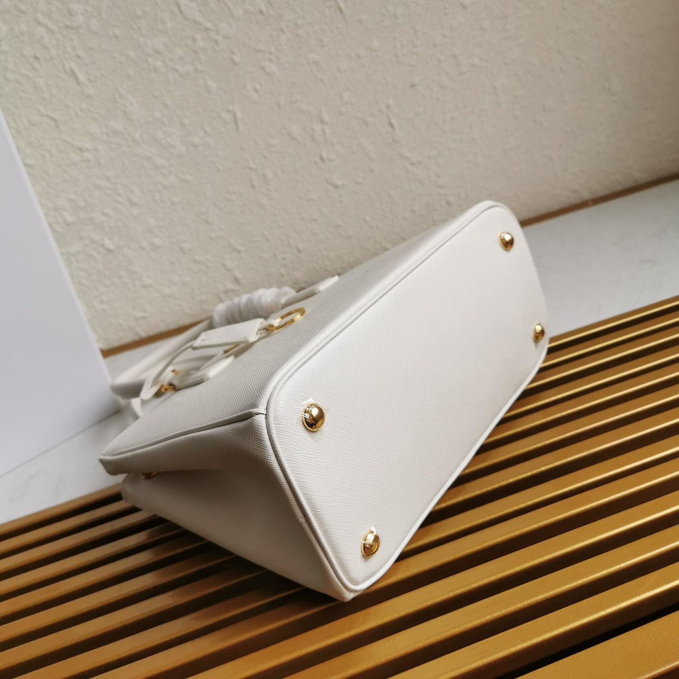 MEDIUM GALLERIA 28 WHITE SAFFIANO LEATHER mysite