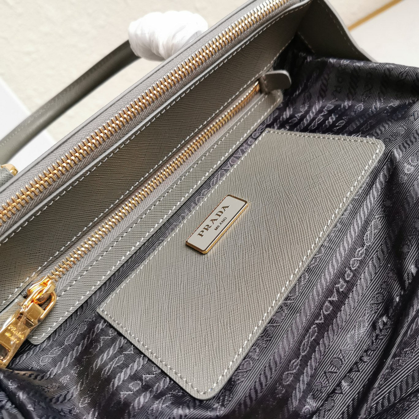MEDIUM GALLERIA 28 GREY SAFFIANO LEATHER mysite
