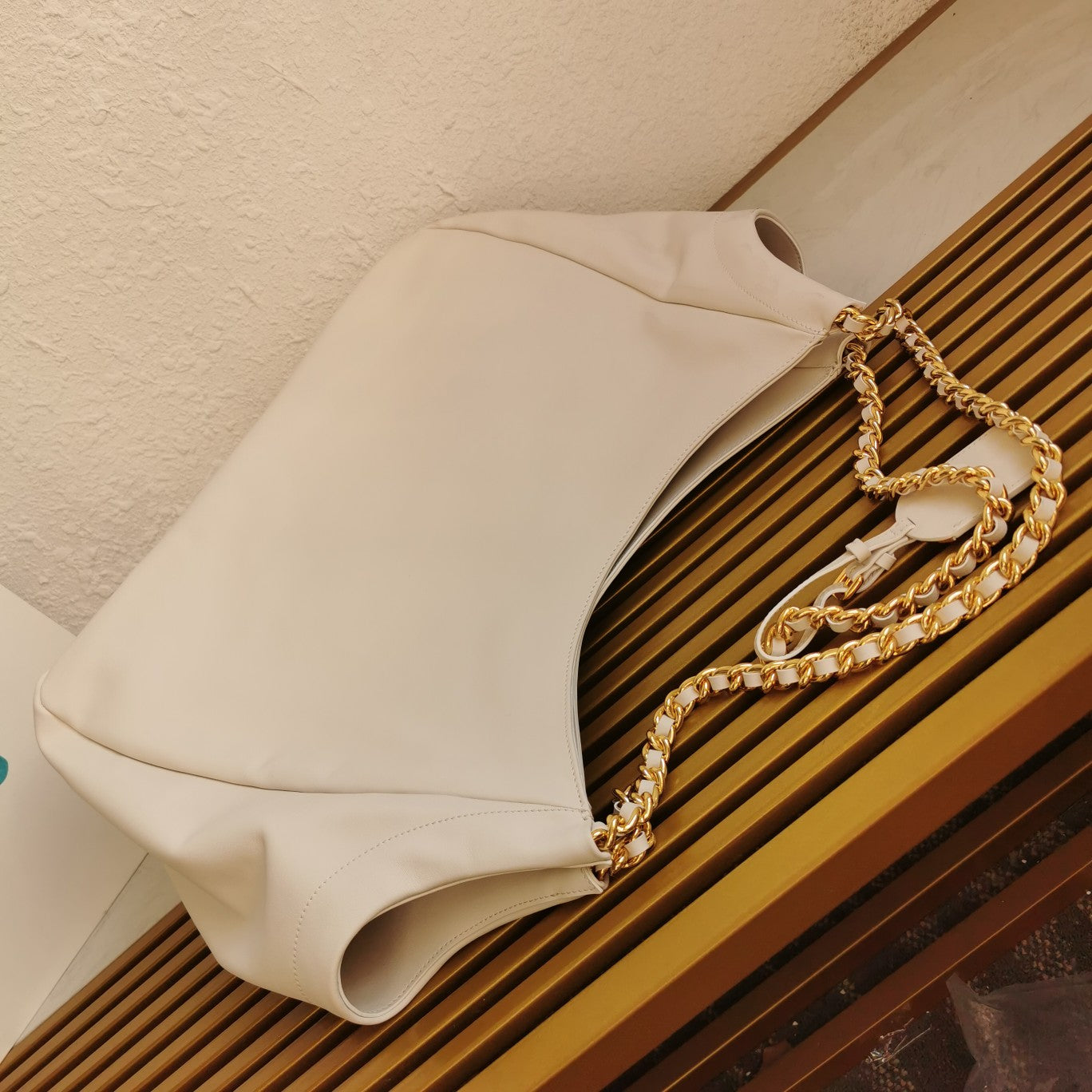 CHAIN TOTE 39 SOFT WHITE CALFSKIN mysite