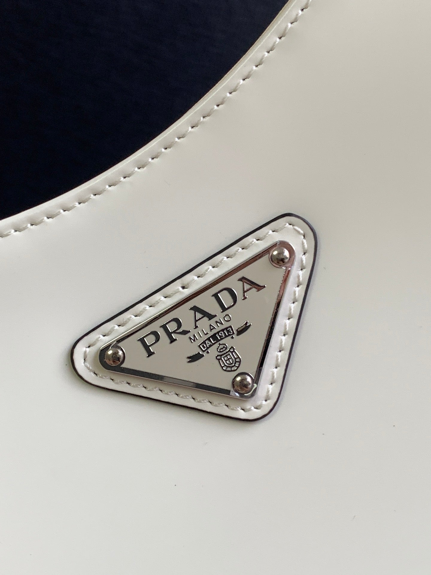 CLEO 30 WHITE BLACK BRUSHED LEATHER SHOULDER BAG mysite