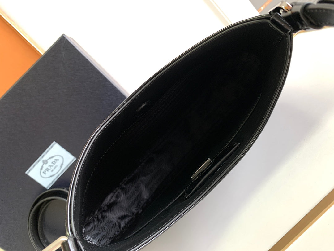 CLEO 30 BLACK BRUSHED LEATHER SHOULDER BAG mysite