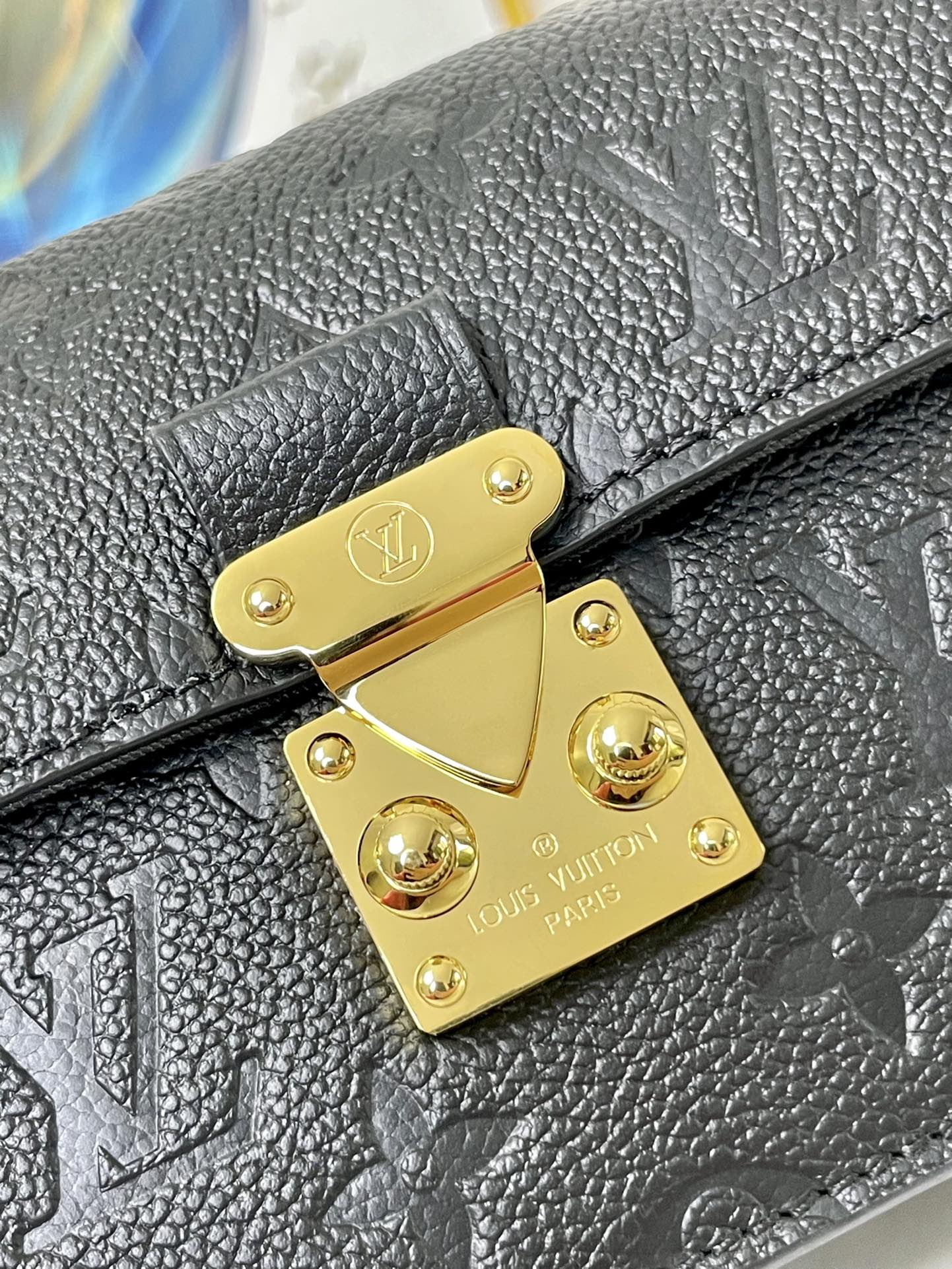 WOC 22 METIS BLACK MONOGRAM EMPREINTE mysite