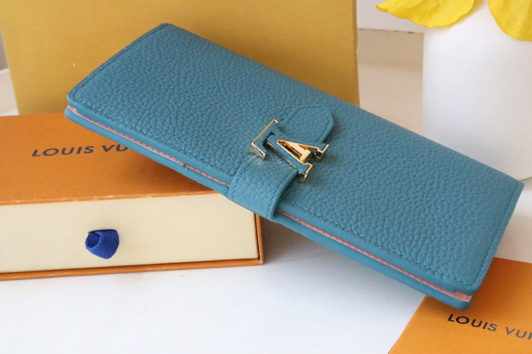 VERTICAL WALLET CAPUCINES CLOUD BLUE mysite