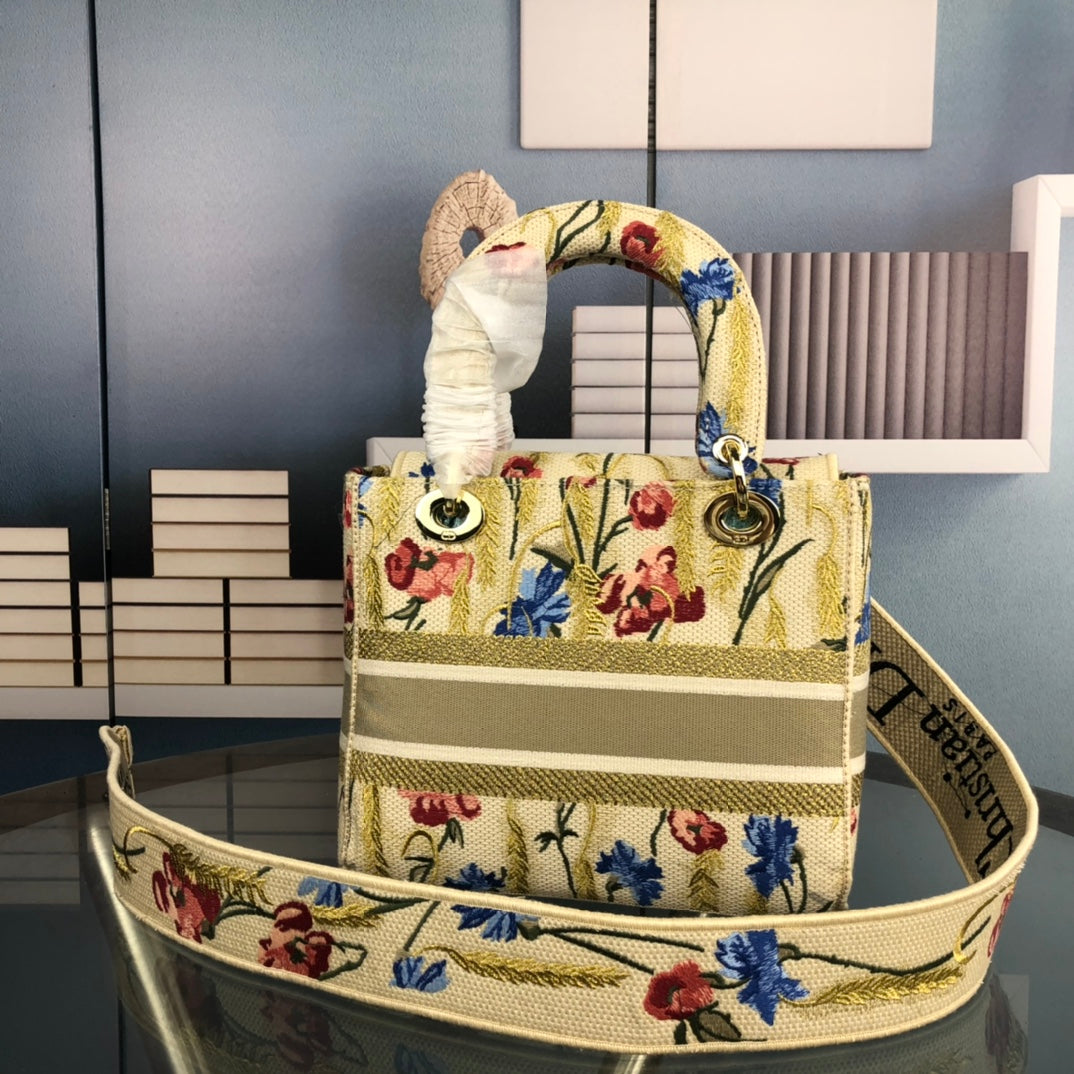 MEDIUM LADY D-LITE 24 YELLOW MULTI COLOR PAISLEY EMBROIDERY mysite