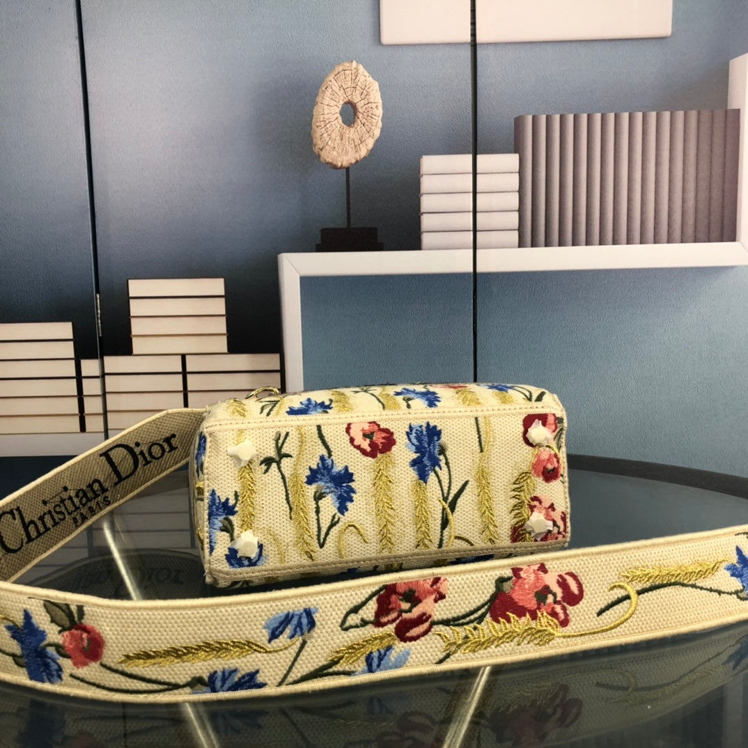 MEDIUM LADY D-LITE 24 YELLOW MULTI COLOR PAISLEY EMBROIDERY mysite