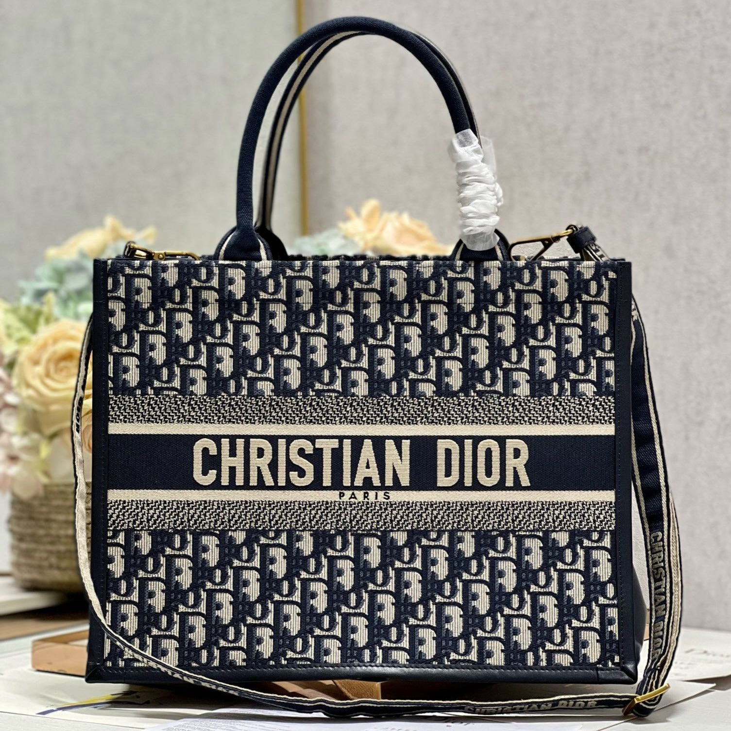 CD MEDIUM BOOK TOTE 36 BLUE OBLIQUE EMBROIDERY mysite